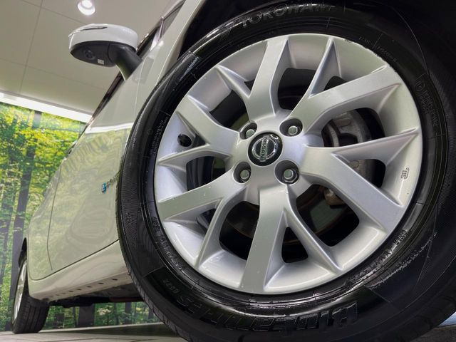 �y����15�C���`�A���~�z�C�[���z�O�ςɃ}�b�`���������A���~�z�C�[���𑕒����Ă���܂��B�e��ЊO�A���~�z�C�[����A�X�^�b�h���X�^�C�����戵�����Ă���܂��B���񂲑��k����������