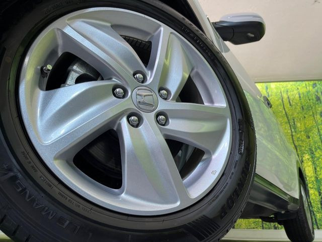 �y����17�C���`�A���~�z�C�[���z�O�ςɃ}�b�`���������A���~�z�C�[���𑕒����Ă���܂��B�e��ЊO�A���~�z�C�[����A�X�^�b�h���X�^�C�����戵�����Ă���܂��B���񂲑��k����������