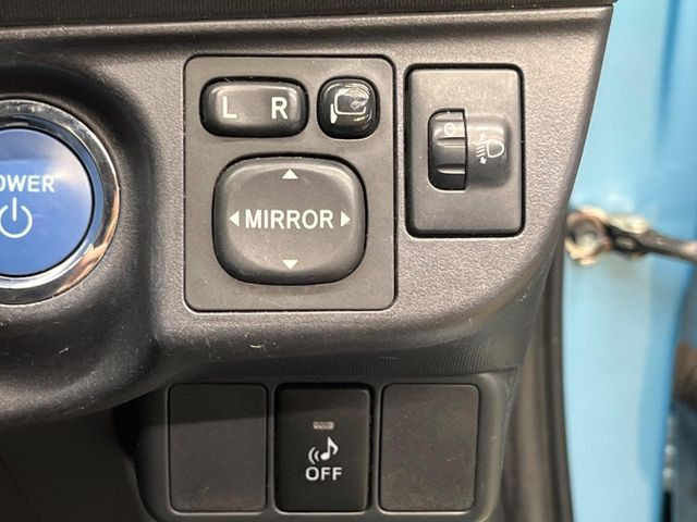 �y�d���i�[�~���[�z�T�C�h�~���[�͓d���i�[���ƂȂ��Ă���A�������ԏ�ł��L�Y�������X�N��}�����܂��B