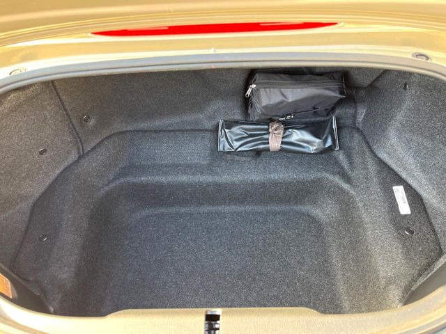 ���i�̂���������ʋ΁A���}���ɏ\���ȉ׎��X�y�[�X���m�ۂ��Ă���܂��B