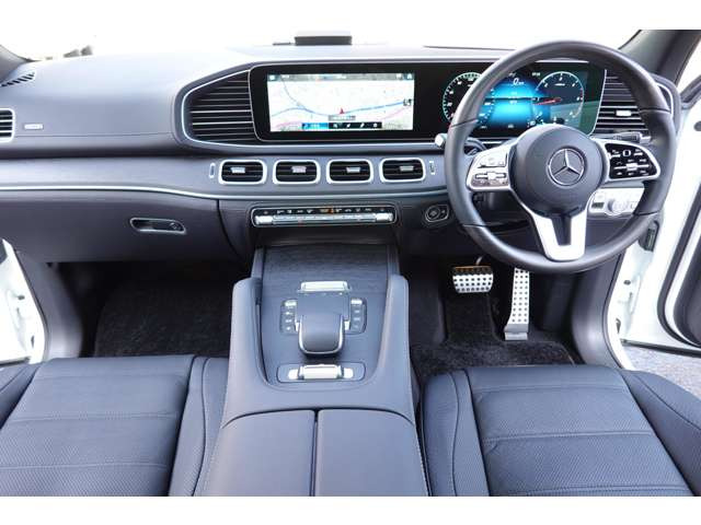 MBUX�����F���i�r�E�^�b�`�p�l���E�i�r�ETV�EUSB�E�u���[�g�D�[�X�B