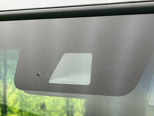 �y�z���_�Z���V���O�z���s���ɑO���̎ԗ�����F�����A�Փ˂������Ȏ��͌x��ƃu���[�L�ŏՓˉ���Ɣ�Q�y�����A�V�X�g�B�����S�Ƀh���C�u�����y���݂��������܂��B