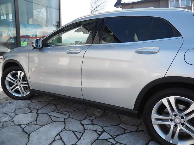 また、修復歴や過去の状態などを気にされる場合は、第三者機関AISによる厳しいチェックを行うことも可能です!評価書も発行できますのでお気軽にお申し付け下さい!