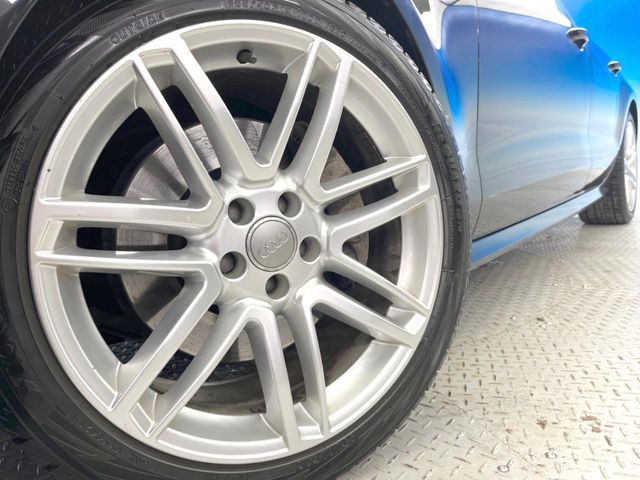 ●純正29インチアルミホイール:輸入車ならではの卓越した走りを支えるホイールと足回りです!日本車の走りに慣れている方にもぜひ体感して頂きたいほど、高いレベルでまとまっています!