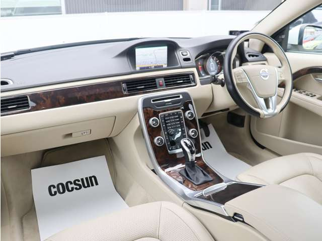 �h�C�c�̃{���{���`���[�j���O���[�J�[HEICO SPORTIV�̐��K�̔��X���t���ƈ��m���ɂ�HEICO SPORTIV�v���~�A���p�[�g�i�[KANTO / TOKAI�Ƃ��ĉ^�c�����Ă��܂��B