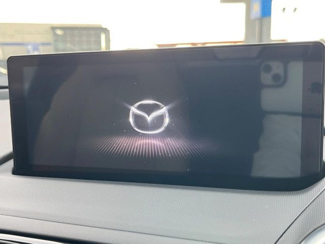 �y8.8�C���`�}�c�_�R�l�N�g�z�ԓ��̕��͋C�Ƀ}�b�`������^�̃f�B�X�v���C�B�X�}�z�ڑ��ł̃i�r�g�p��Bluetooth�Đ����A�l�X�ȋ@�\���y���߂܂��B�����I�ȃ_�C�������삪�\�ŁA�g��������ǍD�ł��B