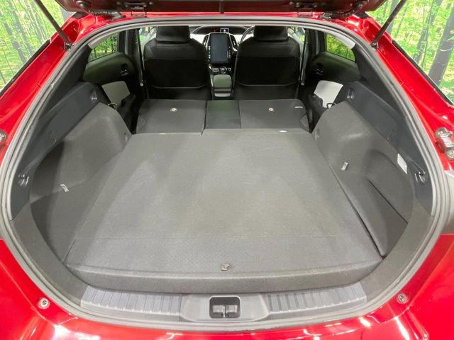 普段のお買い物や通勤、送迎等に十分な荷室スペースを確保しております。セカンドシートを倒すと、大きな荷物の積載も可能です♪