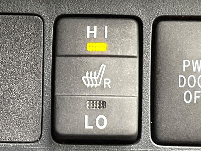 【シートヒーター】寒い日に重宝するシートヒーター!エアコンより早く温まってくれるので寒がりの人も安心ですね♪エアコンの温風は乾燥するから苦手、という方にもをおすすめです。