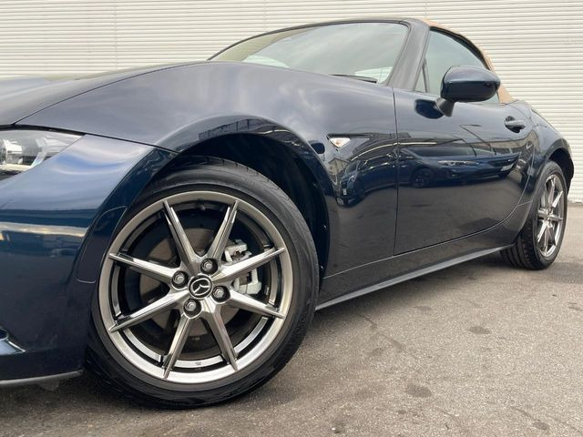 �y����16�C���`�A���~�z�C�[���z�O�ςɃ}�b�`���������A���~�z�C�[���𑕒����Ă���܂��B�e��ЊO�A���~�z�C�[����A�X�^�b�h���X�^�C�����戵�����Ă���܂��B���񂲑��k����������