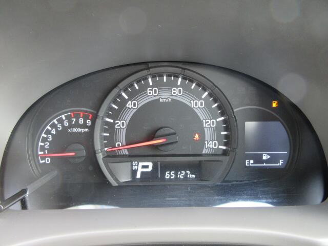 �V���v���Ō��₷���f�U�C���̃��[�^�[�p�l���ł��B�Ԃ̏�񂪕\�������厖�ȏꏊ�����炱�����₷������؂ł��ˁB