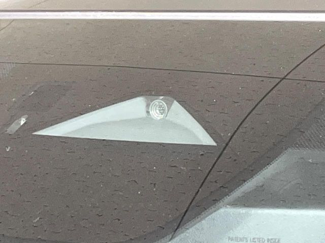 �y�X�}�[�g�u���[�L�T�|�[�g�z���s���ɑO���̎ԗ�����F�����A�Փ˂������Ȏ��͌x��ƃu���[�L�ŏՓˉ���Ɣ�Q�y�����A�V�X�g�B�����S�Ƀh���C�u�����y���݂��������܂��B