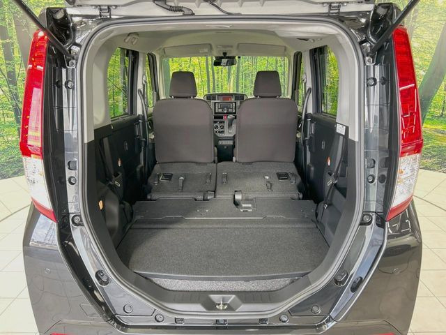 後席を格納すると、これだけの広さが!シーンに合わせたシートアレンジで、大きな荷物も積むことが出来ます♪