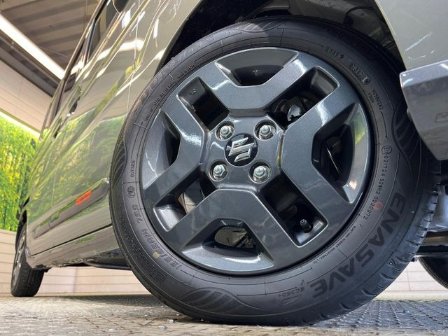 �y����14�C���`�A���~�z�C�[���z�O�ςɃ}�b�`���������A���~�z�C�[���𑕒����Ă���܂��B�e��ЊO�A���~�z�C�[����A�X�^�b�h���X�^�C�����戵�����Ă���܂��B���񂲑��k����������