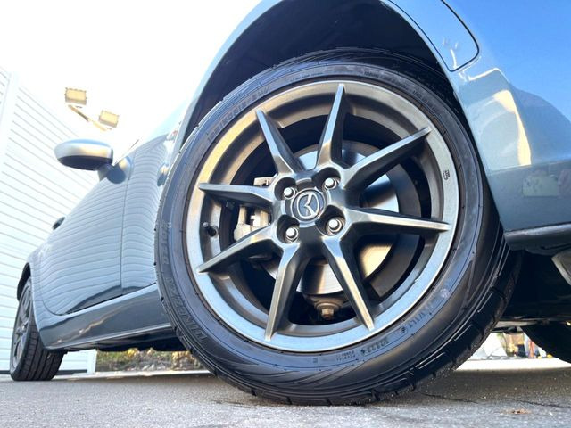 【純正16インチアルミホイール】外観にマッチした純正アルミホイールを装着しております。各種社外アルミホイールや、スタッドレスタイヤも取扱いしております。是非ご相談ください♪