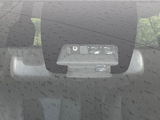 �y�v���N���b�V���Z�[�t�e�B�z�O���̎ԗ��������m���A�Փ˂������Ȏ��͌x��Œ��ӂ𑣂��A�u���[�L�𓥂ޗ͂��T�|�[�g�B�u���[�L�𓥂߂Ȃ������ꍇ�͏Փ˔�Q�y���u���[�L���쓮�A�Փˉ�����T�|�[�g���܂��B