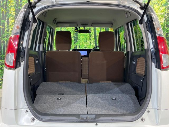 ���i�̂���������ʋ΁A���}���ɏ\���ȉ׎��X�y�[�X���m�ۂ��Ă���܂��B�Z�J���h�V�[�g��|���ƁA�傫�ȉו��̐ύڂ��\�ł���