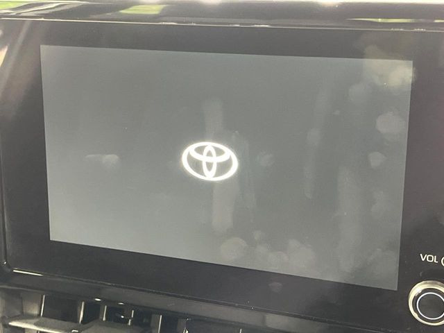 �y8�C���` �f�B�X�v���C�I�[�f�B�I�z���ʂ̃f�B�X�v���C��AppleCarPlay��AndroidAuto�����p�\�B�傫�ȉ�ʂŃX�}�z�i�r�A�v���������p���������܂���