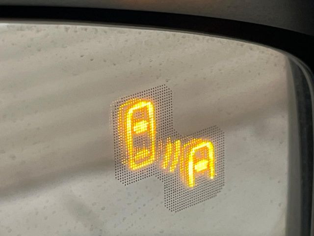 �y�u���C���h�X�|�b�g���j�^�����O�z���s���A�h�A�~���[�̎��p�ɂȂ�₷���ӏ��Ɍ㑱�Ԃ��ڋ߂���ƃT�C�h�~���[�t�߂Ɍx����\���A�h���C�o�[�ɒ��ӊ��N�����Ă���܂��B