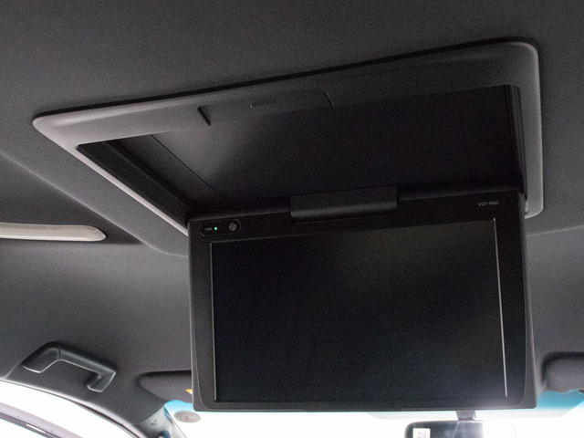 ★フリップダウンモニター★後席の方もDVD等をお楽しみいただけます!