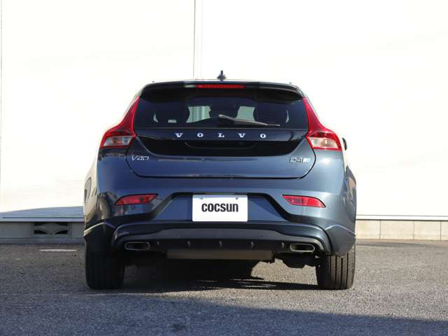 現行型エンジンにはボルボの認証を取得したMOTULの高級オイルSPECIFIC RBS0-2AE(0W-20)を使用します。