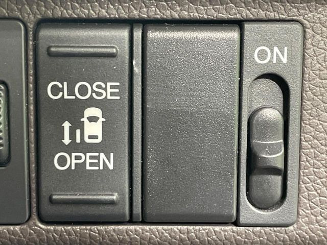 �y�p���[�X���C�h�h�A�z�X�}�[�g�L�[��^�]�Ȃ̃X�C�b�`�ŃX���C�h�h�A�̊J���\���d��������͂����ăh�A���J����K�v�������A���������q�l�ł��A�d���ו��������Ă��鎞�����N�ɊJ���߂ł��܂���