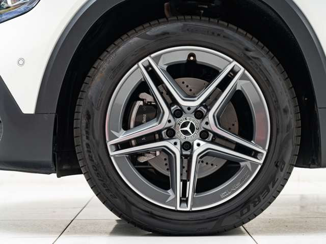 ���X�͍����A���Ԑ��X�����炱�������ɗ͂����Ă��܂��B�J�X�^���˗��͂��Ƃ��e��R�[�f�B���O��Ƃ�Ԍ������ȂǁA���������̂��q�l���炨�₢���킹������A���p���𒸂��Ă���܂��B