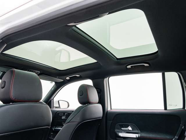 �y ���Ԍ���C�x���g��t�F�A �z�A�y���^�ł̓N���X�}�X�ȂǋG�߂̃C�x���g��t�@���~�[�e�B���O�A�W����Ȃǂւ̎Q�����s���A�܂������ɉ����������ȃL�����y�[�������{���Ă��܂��B