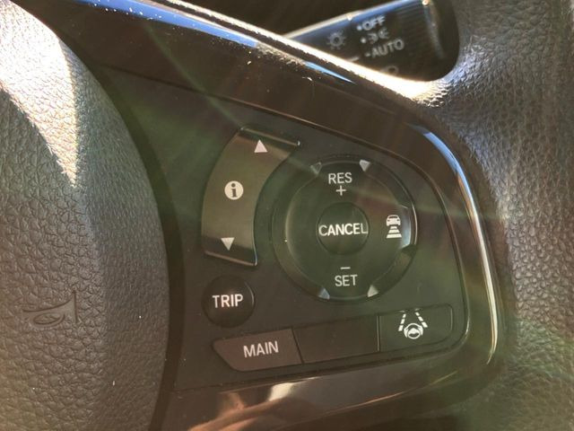 ���y�S�ԑ��Ǐ]�@�\�t�N���[�Y�R���g���[���z�O���𑖍s���̎ԗ������m���A�Ԋԋ�����ۂ悤�ԑ��𐧌䂷��B����������͕ϑ��@�ɂ�������A�K�v�ł���Εϑ����삪�����I�ɍs���܂���