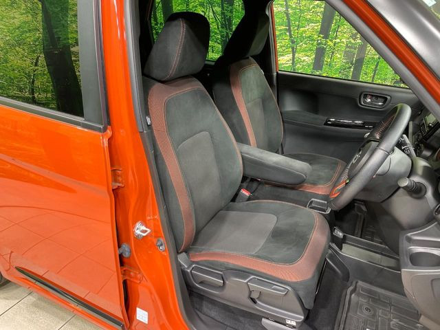 運転席シート廻りは使用感も少なく、良好な状態となっています。丁寧に使われていたことがよくわかりますね。