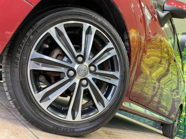 【純正15インチアルミホイール】外観にマッチした純正アルミホイールを装着しております。各種社外アルミホイールや、スタッドレスタイヤも取扱いしております。是非ご相談ください♪