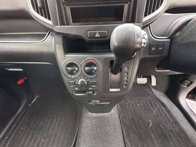 シフト周りの写真です、ヘタリもありません。