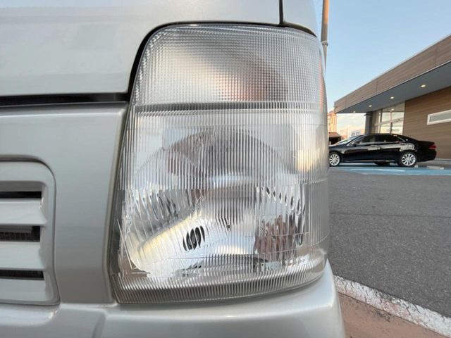 夜間や荒天時により良好な視界で安心な走行をご希望される方には【高輝度LEDヘッドライト】の取付がおすすめ!多くのお客様にご好評いただいております♪