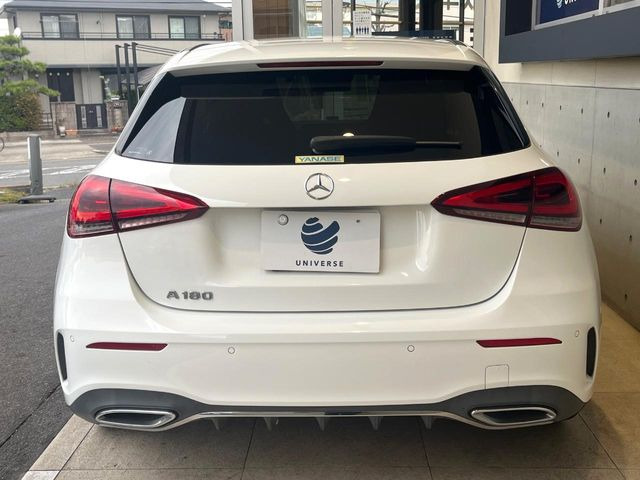 高透明度のガラス皮膜で撥水はもちろん、上質なツヤ・光沢を実現。紫外線や酸性雨から大切な愛車を保護し、色あせ・劣化を防止。「弾スプラッシュコート」、「弾プリミッサコート」からお選びいただけます