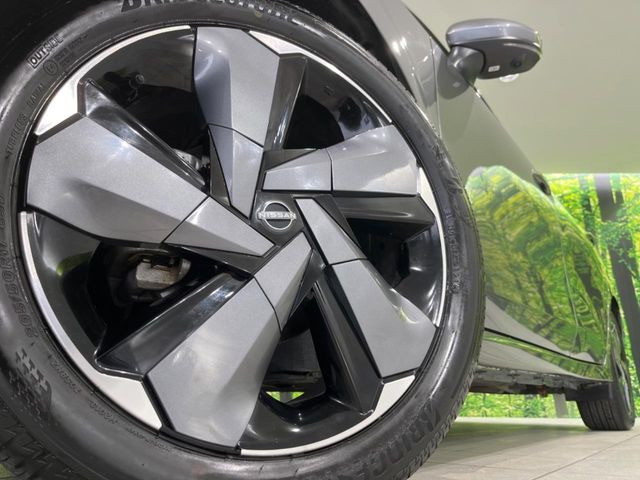 �y����17�C���`�A���~�z�C�[���z�O�ςɃ}�b�`���������A���~�z�C�[���𑕒����Ă���܂��B�e��ЊO�A���~�z�C�[����A�X�^�b�h���X�^�C�����戵�����Ă���܂��B���񂲑��k����������