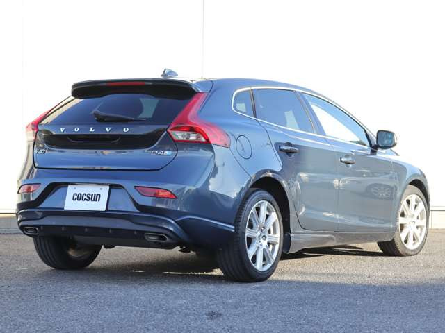 エンジンオイルはフランスのMOTUL(モチュール)を使用しています。新旧ボルボ各モデルに適合する異なる粘度のオイルをご用意しています。