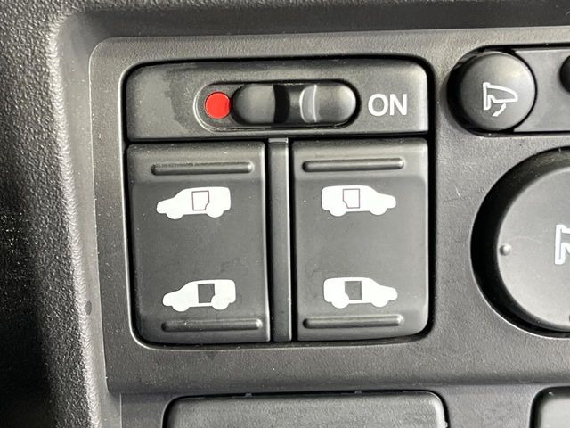 �y�����p���[�X���C�h�h�A�z�X�}�[�g�L�[��^�]�Ȃ̃X�C�b�`�Ō�ȗ����X���C�h�h�A�̊J���\���d��������͂����ăh�A���J����K�v�������A�����Ȃ��q�l�ł��ȒP�ɊJ���߂ł����K�ł���