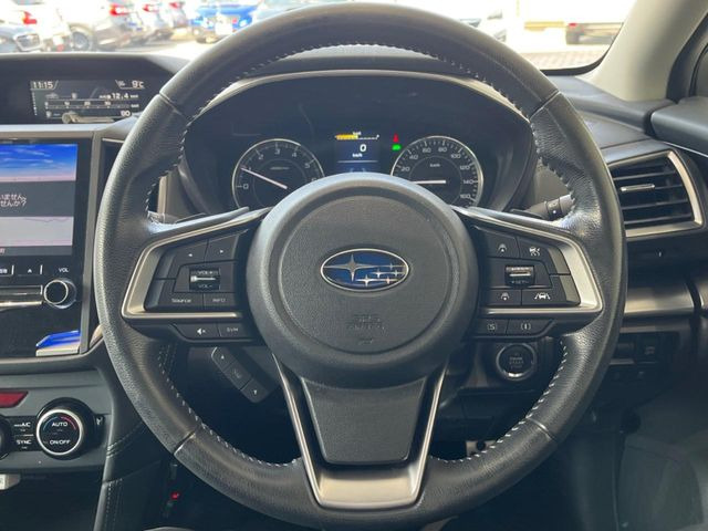 �y�����v�����X�e�A�����O�z�㎿�Ȋv���g�p���邱�ƂŁA��ɂ����������݂ƂĂ��^�]���₷���n���h���ł���