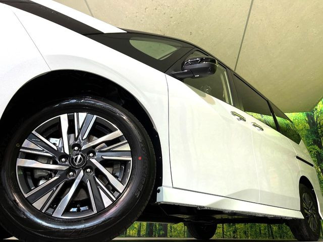 �y����16�C���`�A���~�z�C�[���z�O�ςɃ}�b�`���������A���~�z�C�[���𑕒����Ă���܂��B�e��ЊO�A���~�z�C�[����A�X�^�b�h���X�^�C�����戵�����Ă���܂��B���񂲑��k����������