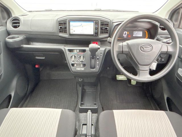 グループ総在庫数約30,000台!!全国の系列店からメーカー・車種問わずご紹介出来るので、あなたにピッタリのお車が見つかるはずです♪まずはお問い合わせ下さい☆