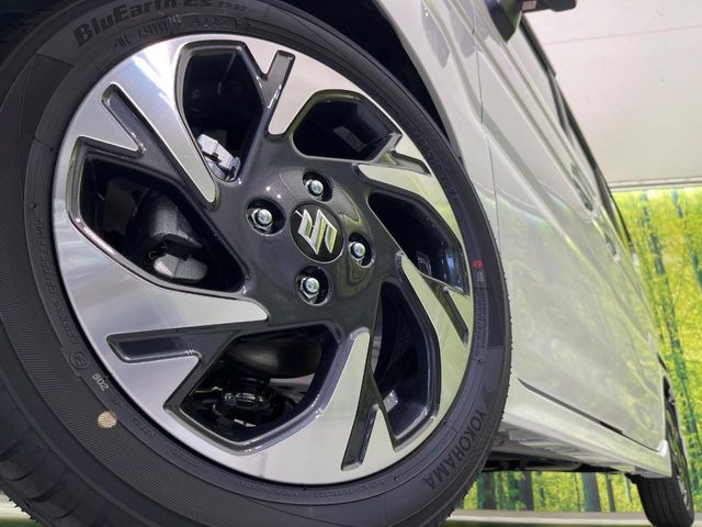 �y����15�C���`�A���~�z�C�[���z�O�ςɃ}�b�`���������A���~�z�C�[���𑕒����Ă���܂��B�e��ЊO�A���~�z�C�[����A�X�^�b�h���X�^�C�����戵�����Ă���܂��B���񂲑��k����������