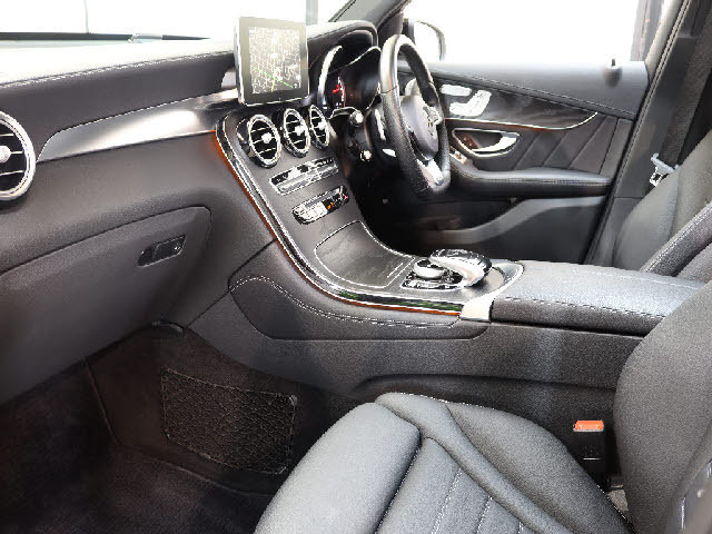 GLCAMG GLC43 4マチック レザー エクスクルーシブパッケージ 4WD