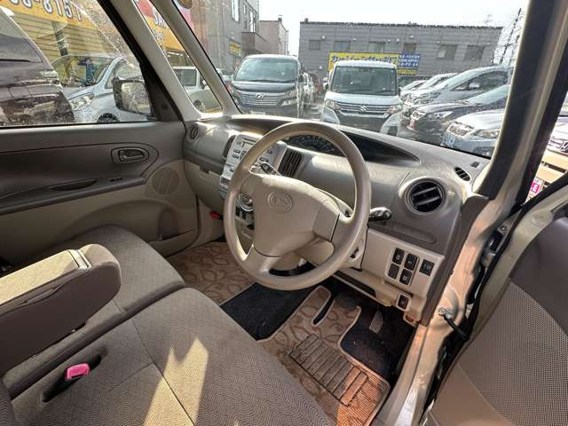 ナビも装備、充実した音楽・映像環境をお楽しみください。