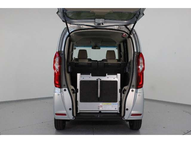 N-BOXG スロープ L ホンダセンシング 4WD