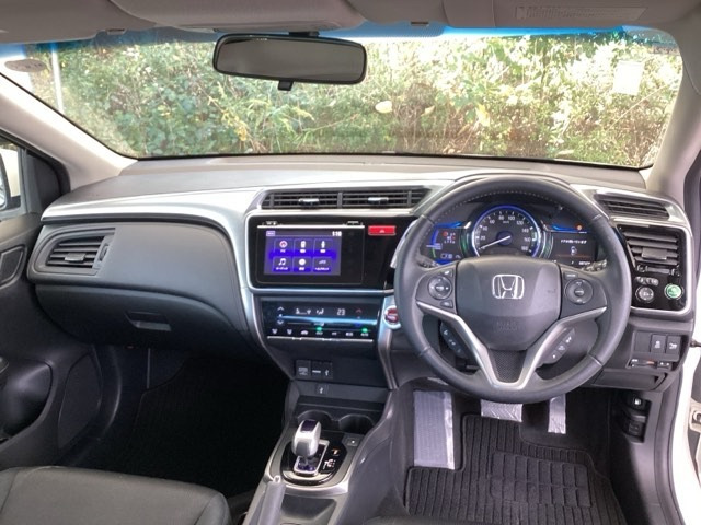 グレイス1.5 ハイブリッド LX