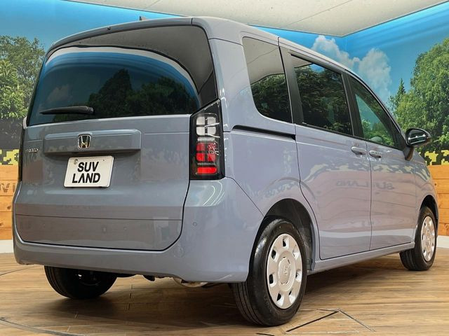 ☆全国のネクステージからお取り寄せが可能※!遠方の店舗に展示してあるクルマが気になる場合も、最寄りの店舗でご覧いただくことが可能です!是非私たちに要望をお聞かせください!※別途費用