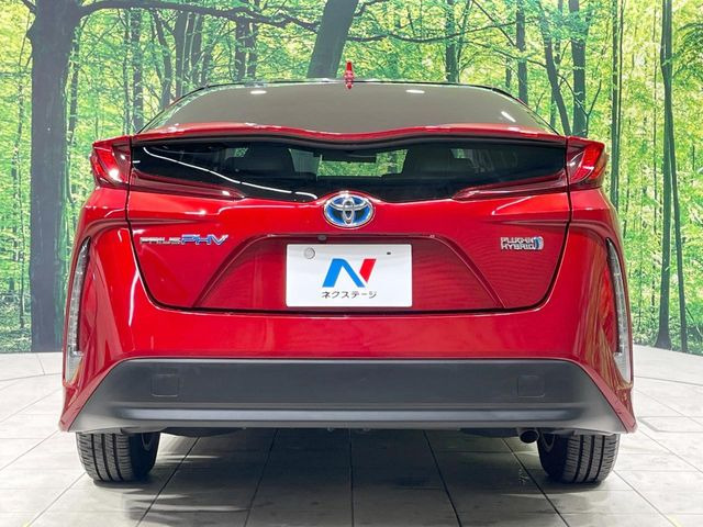 安心の最長10年・走行無制限保証(有償)をご用意。保証内容も充実はもちろん、無料点検&オイル交換や、年中無休の全国・24時間ロードサービスも付帯されておりますのでご安心下さい。