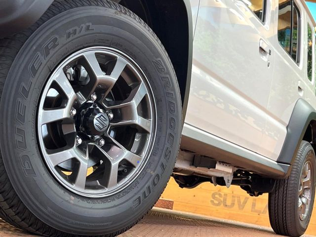 �y����15�C���`�A���~�z�C�[���z�O�ςɃ}�b�`���������A���~�z�C�[���𑕒����Ă���܂��B�e��ЊO�A���~�z�C�[����A�X�^�b�h���X�^�C�����戵�����Ă���܂��B���񂲑��k����������