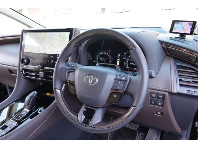 12.3�C���`TFT�J���[���[�^�[&�}���`�C���t�H���[�V�����f�B�X�v���C(�J�W���A���E�X�}�[�g�E�X�|�[�e�B�[�ƕ\����ύX�ł��܂�)