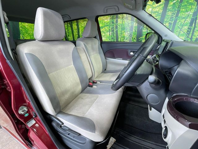 運転席シート廻りは使用感も少なく、良好な状態となっています。丁寧に使われていたことがよくわかりますね。