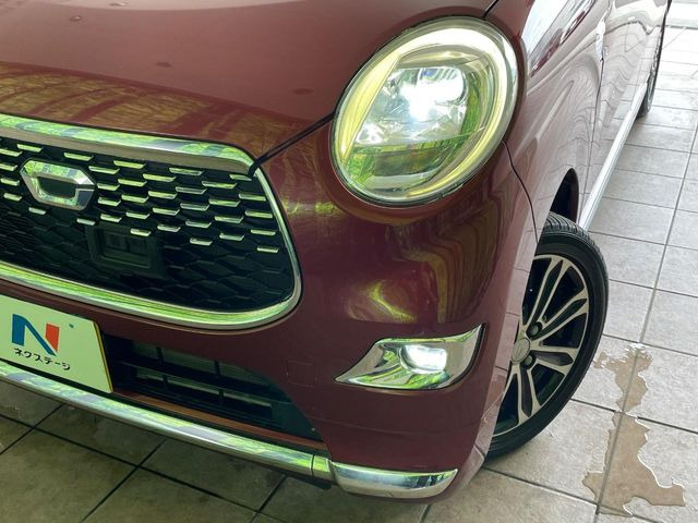 【HIDヘッドライト】非常に明るく前方を照らしてくれるので、悪天候や夜間の走行時も視界良好で安心してお乗りいただけます。